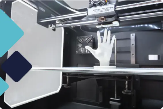 Impresión 3D de un modelo de mano humana o prótesis.